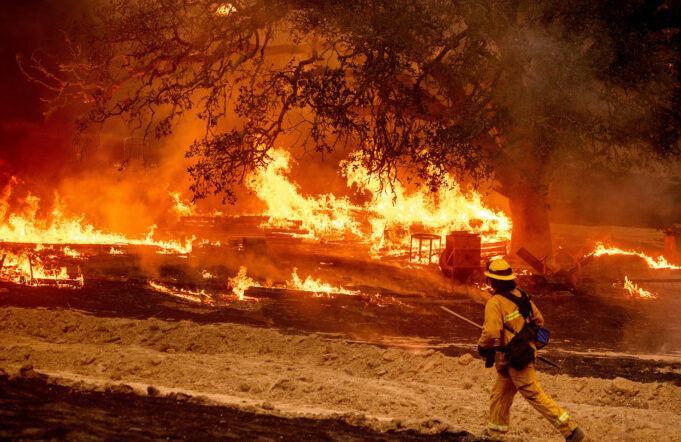 خبرنگاران آسوشیتدپرس: پنج آتش سوزی عظیم تاریخ کالیفرنیا در سال 2020 ثبت شد