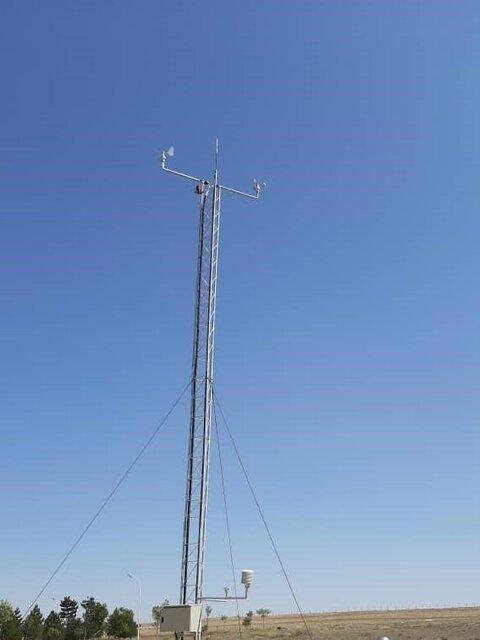 نصب و راه اندازی ایستگاه اتوماتیک هواشناسی در دانشگاه محقق اردبیلی
